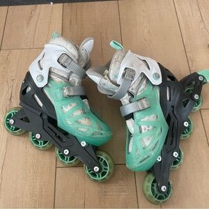 RD Roller Derby Kids Mint Green Teal Adjustable Rollerblades Size 2-5